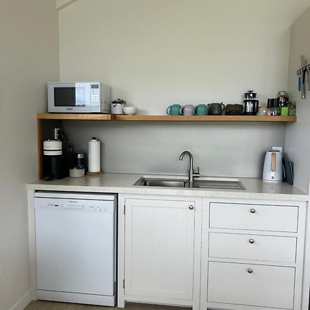 Ferienwohnung Purangi Waterfront Retreat Cooks Beach Exterior foto