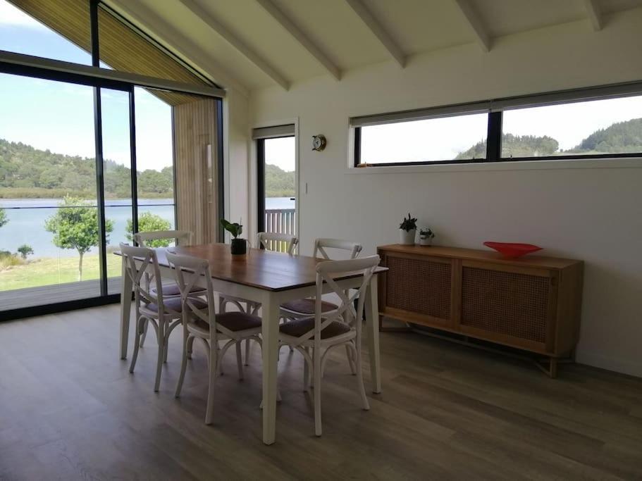 Ferienwohnung Purangi Waterfront Retreat Cooks Beach Exterior foto