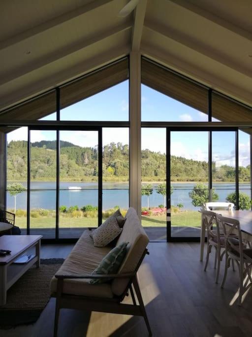 Ferienwohnung Purangi Waterfront Retreat Cooks Beach Exterior foto